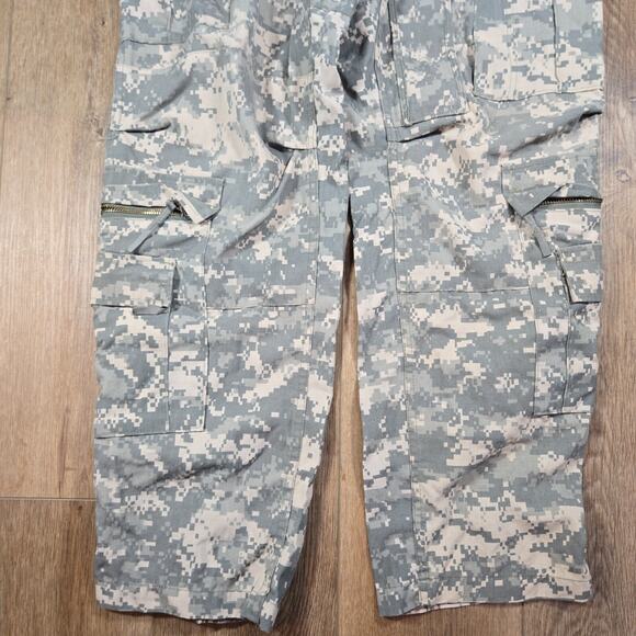 Military A2CU Aircrew Combat Pants Medium Short UCP Camo Flight Trousers USGI - Picture 3 of 9